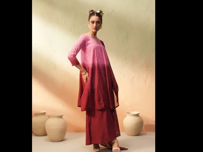 Ombre Embroidered Regular Thread Work Pure Cotton Kurta Set (2)