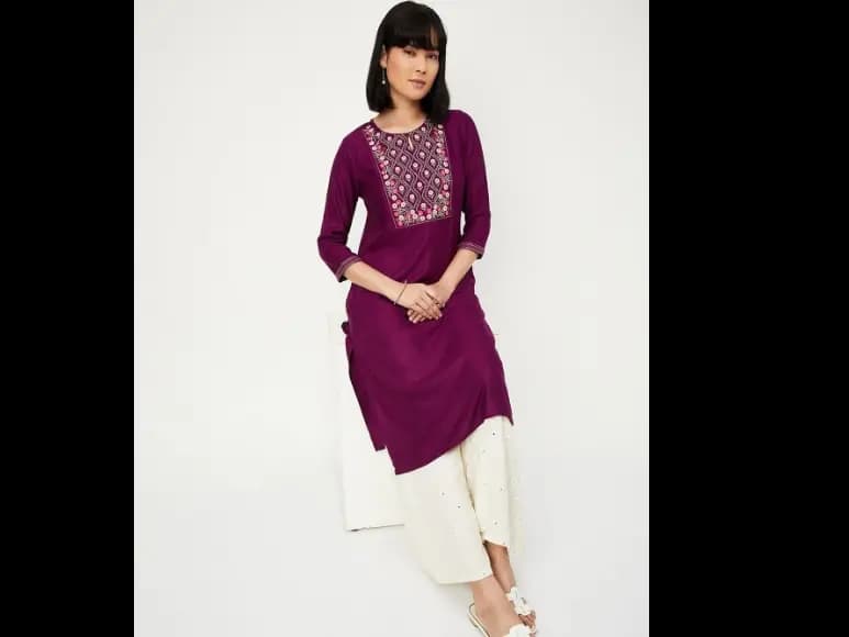Embroidered Thread Work Straight Kurta