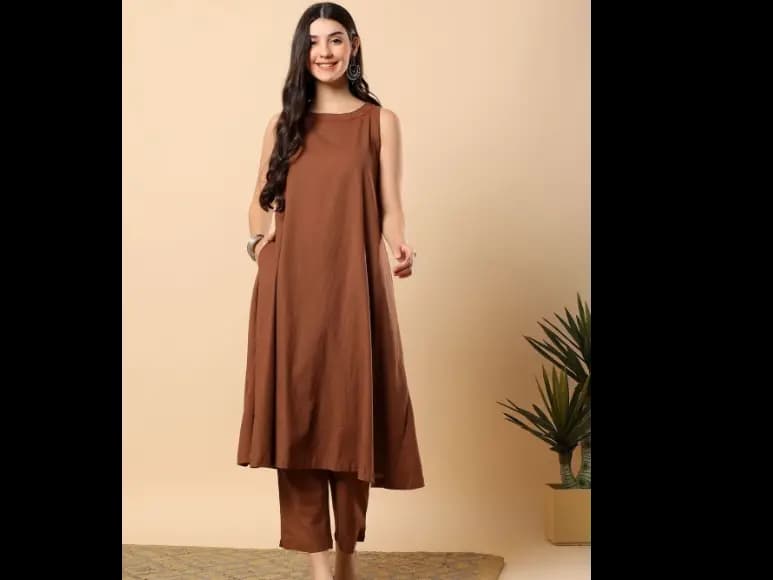 Round Neck Sleeveless Kurta With Trousers (4)