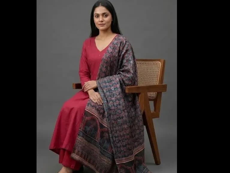 Women Ethnic Motifs Regular Sequinned Kurta with Trousers & With Dupatta (4)