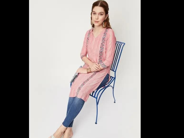 Floral Printed V Neck Cotton Kurta (4)