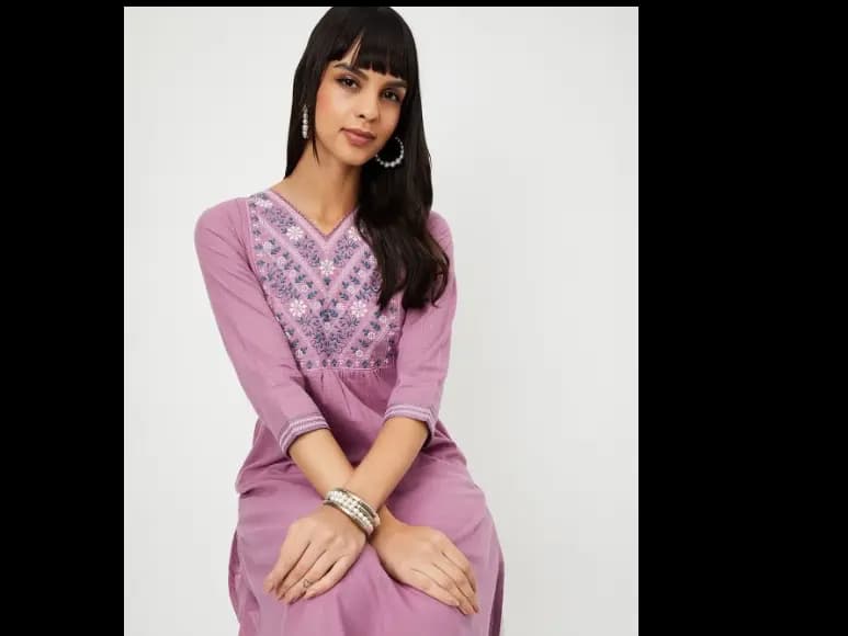 Women Embroidered Flared Sleeves Thread Work Anarkali Kurta