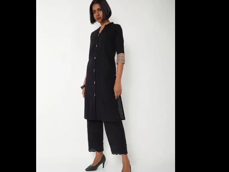 Keyhole Neck Thread Work Kurta (3)