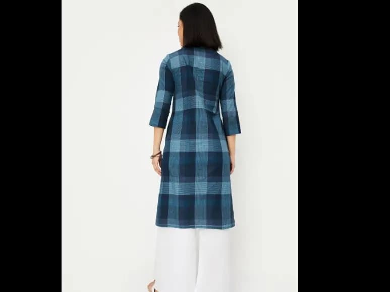 Checked High Slit Round Neck Embroidered Straight Kurta (4)