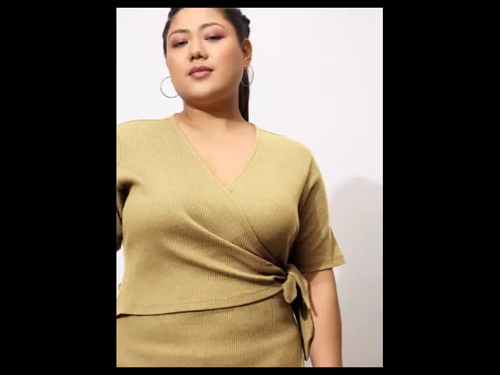 Plus Size V-Neck Tie-Ups Detail Wrap Midi Dress (4)