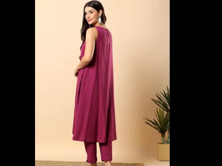 Round Neck Sleeveless Kurta With Trousers (3)