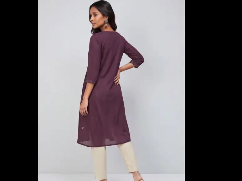 Women Ethnic Motifs Embroidered Thread Work Kurta (2)