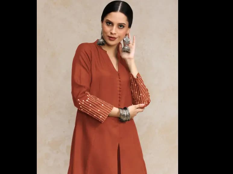 Women Ethnic Motifs Printed Regular Pure Cotton Kurta with Trousers (3)