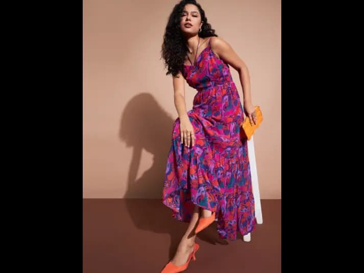 Floral Printed Shoulder Strap Fit and Flare Maxi Dress (5)