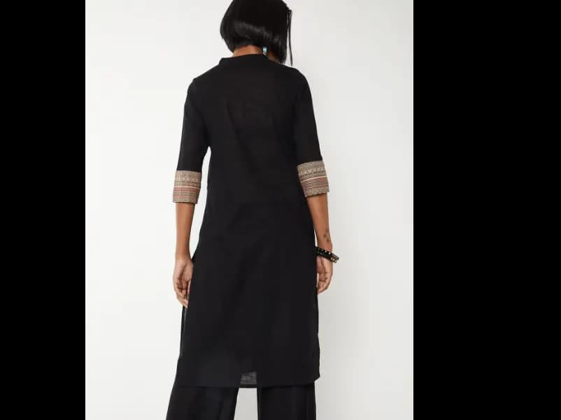 Keyhole Neck Thread Work Kurta (4)