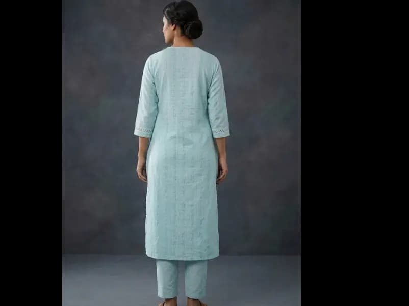 Smart Regular Thread Work Kurta with Trousers (4)