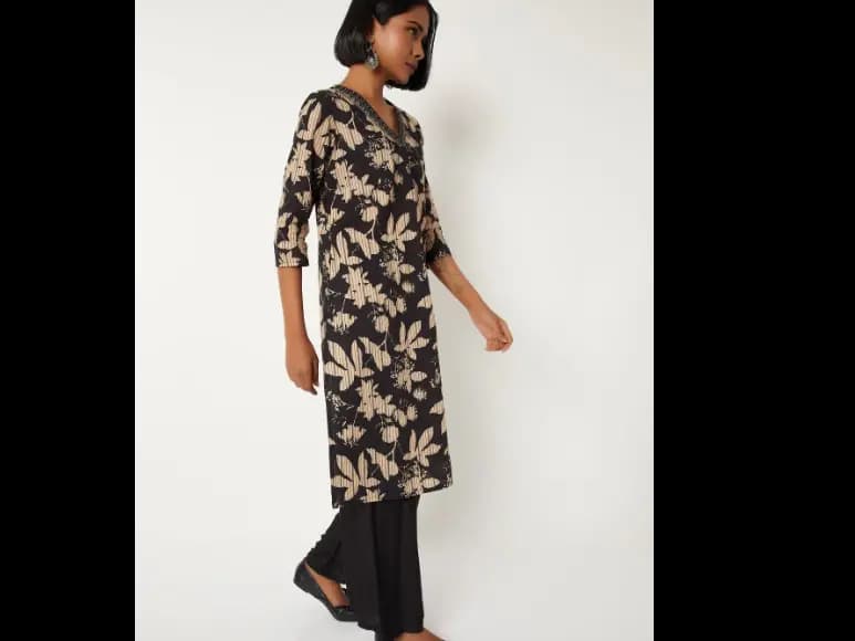 Women Floral Printed Daily Cotton A-Line Kurta (2)