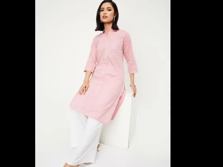 Ethnic Motifs Embroidered High Slit Shirt Collar Straight Kurta (2)