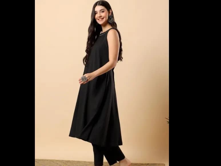 Round Neck Sleeveless Kurta With Trousers (3)