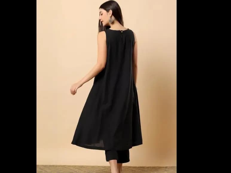Round Neck Sleeveless Kurta With Trousers (4)