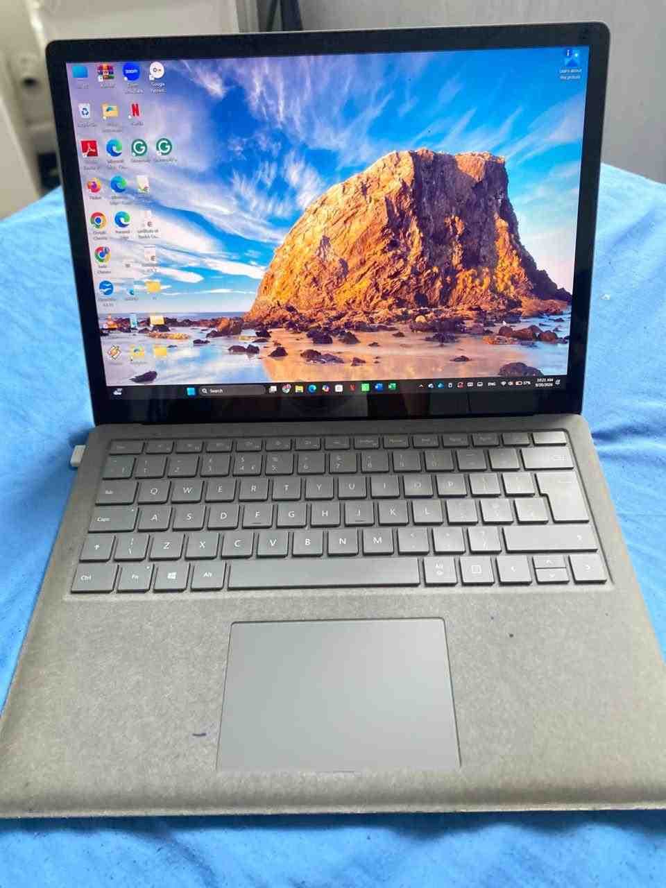 Microsoft Surface Laptop 2 | Core i5 | 8GB RAM | 256GB Storage | Touchscreen (2)