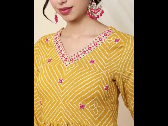 Women Bandhani Print Flared Kurta (4)