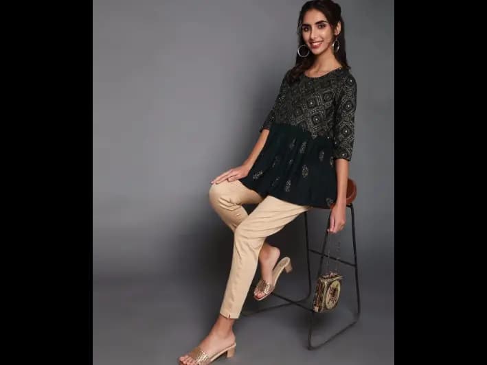 Floral Print Round-Neck A-Line Tunics (3)