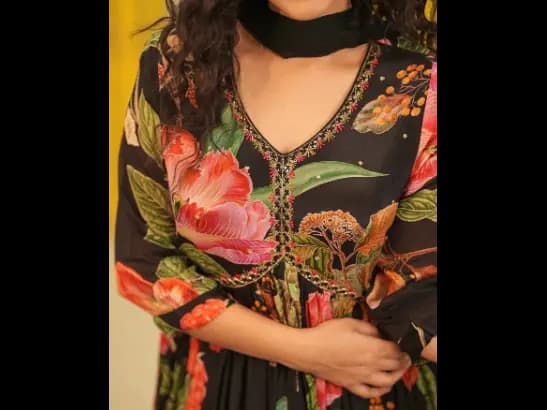 Alia Cut Kurti with Dupatta & No Side Slit (With Lining) (2)