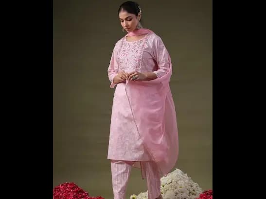 Pink Floral Printed Straight Pure Cotton Kurta With Trousers & Dupatta (2)