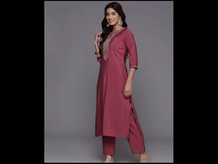 Floral Yoke Design Sequinned Kurta with Trousers & Dupatta (3)