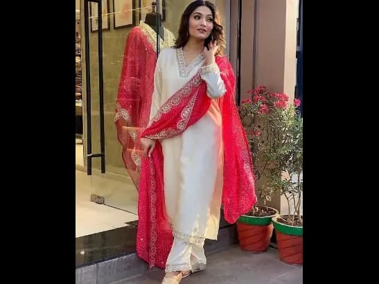 Cream-Coloured Floral Embroidered Regular Sequinned Kurta Set