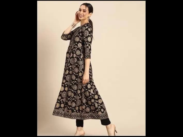 Women Black & Gold-Coloured Printed Anarkali Kurta with Trousers (3)
