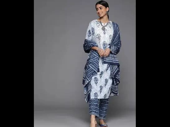 White Paisley Motifs Printed Pure Cotton Kurta with Trousers & With Dupatta