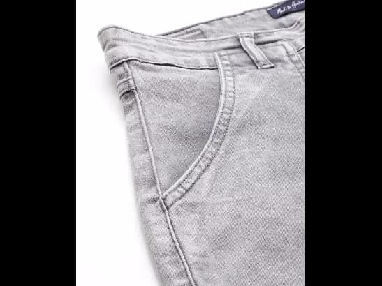 Women High-Rise Mom Fit Light Fade Stretchable Jeans (5)