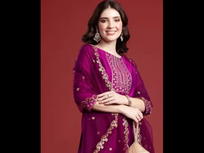 Ethnic Motifs Embroidered Regular Kurta with Trousers & With Dupatta (3)