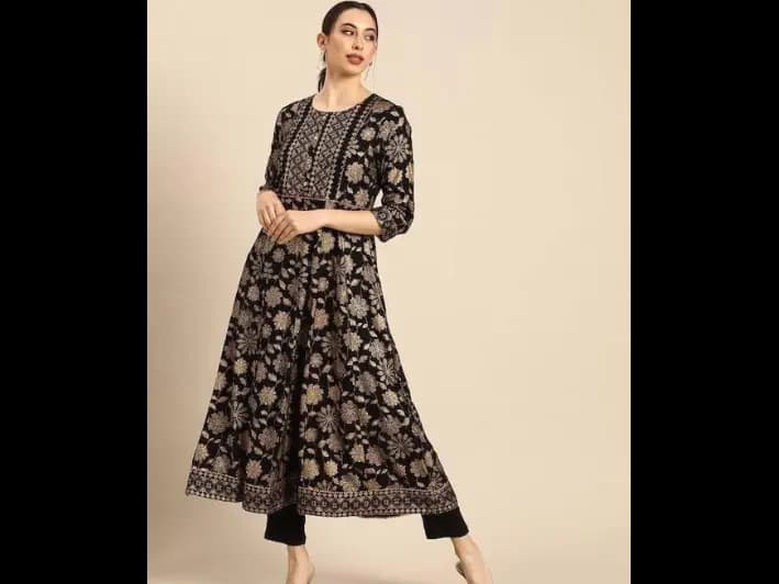 Women Black & Gold-Coloured Printed Anarkali Kurta with Trousers (2)