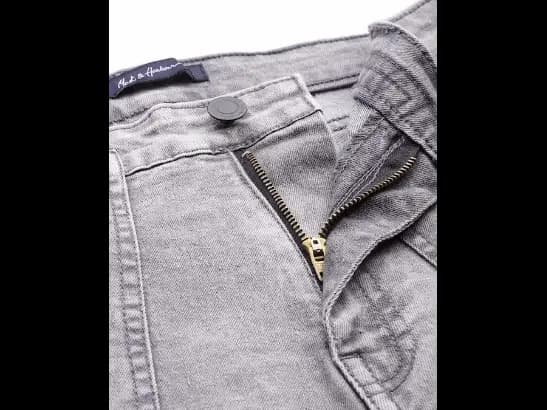 Women High-Rise Mom Fit Light Fade Stretchable Jeans (4)