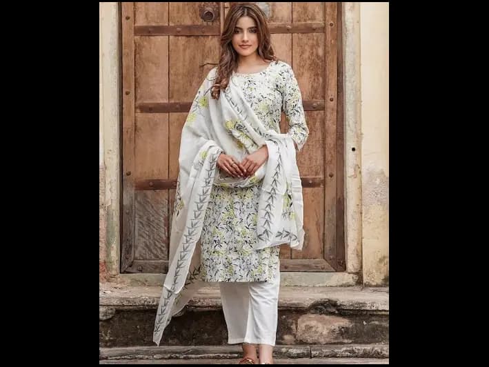 Ethnic Motifs Printed Thread Work Pure Cotton Kurta with Trousers & Dupatta