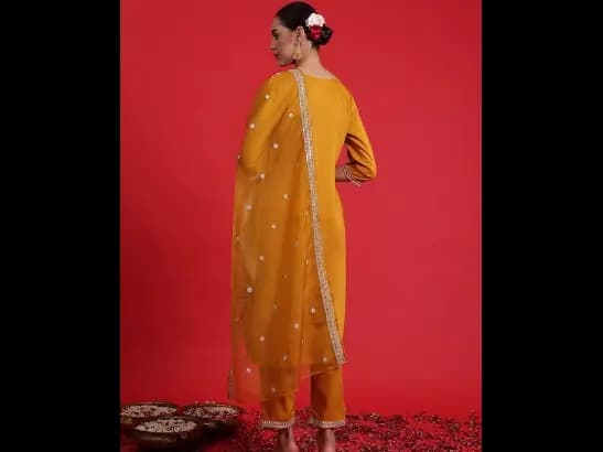 Ethnic Motifs Embroidered Sequinned Straight Kurta & Trousers With Dupatta (5)