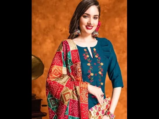 Floral Embroidered Regular Pure Cotton Kurta With Patiala & Dupatta (2)