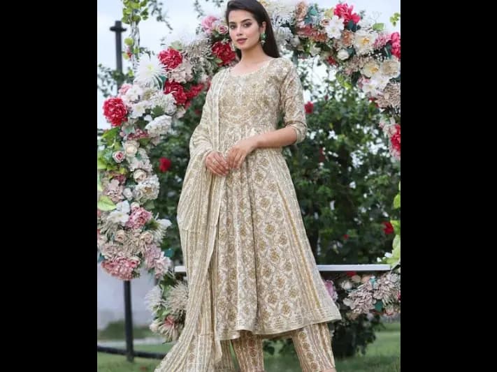 Floral Printed Round Neck Regular Kurta with Palazzos & Dupatta (4)
