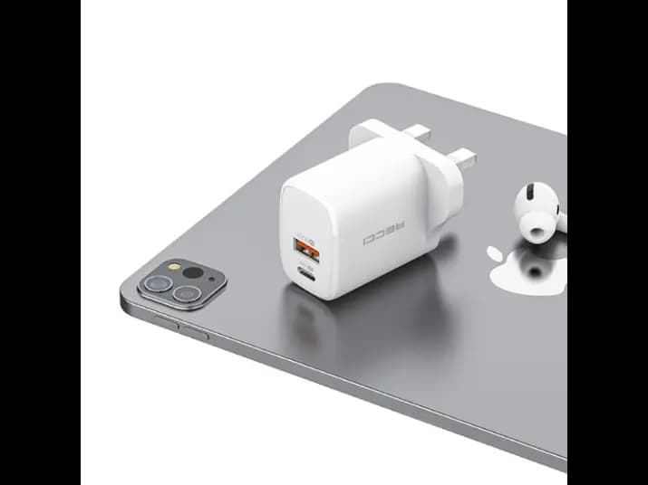 Recci RC30U 20W Travel Fast Charger - white with 3 month warranty (2)