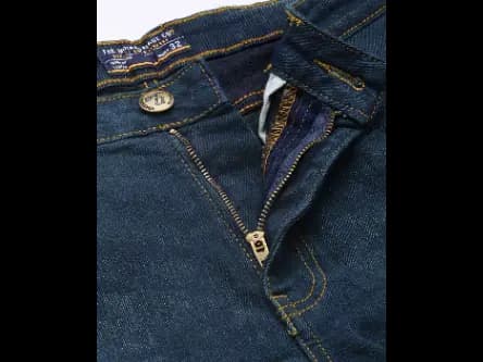 Heavily Washed Carrot Fit Jeans (4)