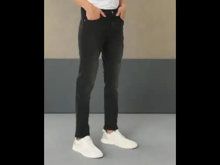 Men Lightly Washed Slim Fit Jeans