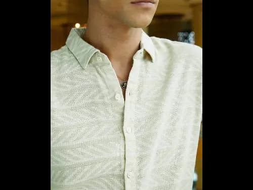 Men Regular Fit Shirt with Spread Collar (2)