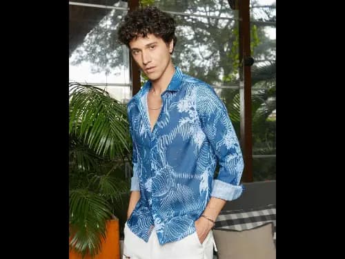 Men Regular Fit Shirt with Spread Collar
