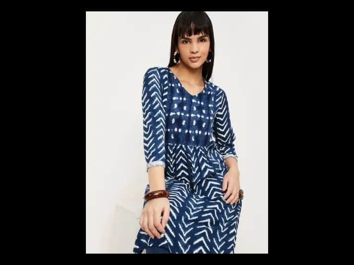 Women Blue & White Ethnic Motifs Printed Kurta