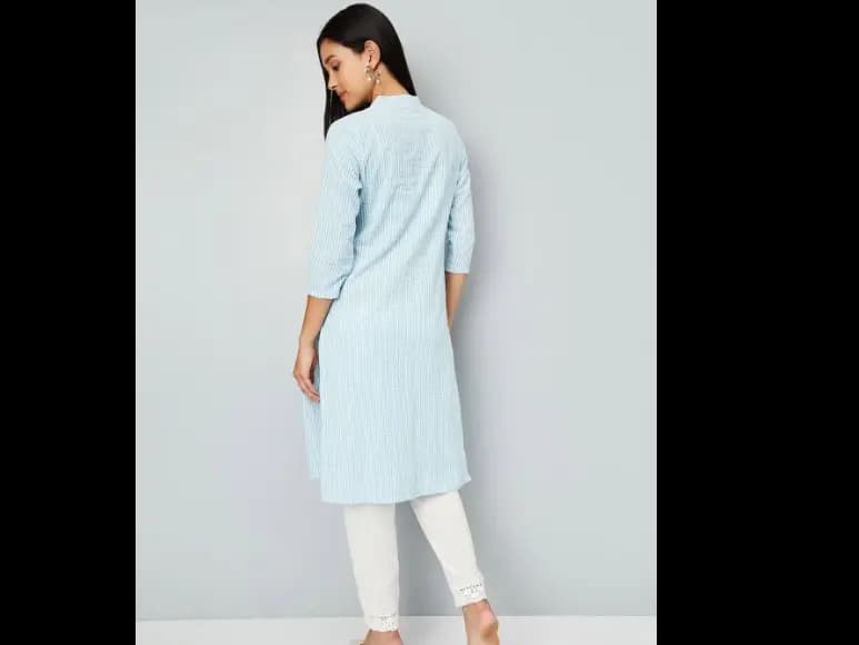 Women Geometric Striped Sequinned Kurta (4)