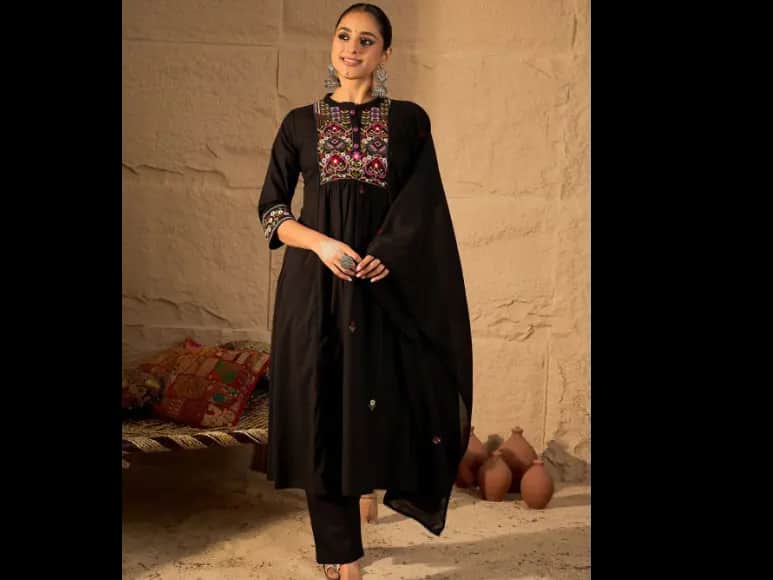 Ethnic Motifs Thread Work Pure Cotton A-Line Kurta & Trousers with Dupatta