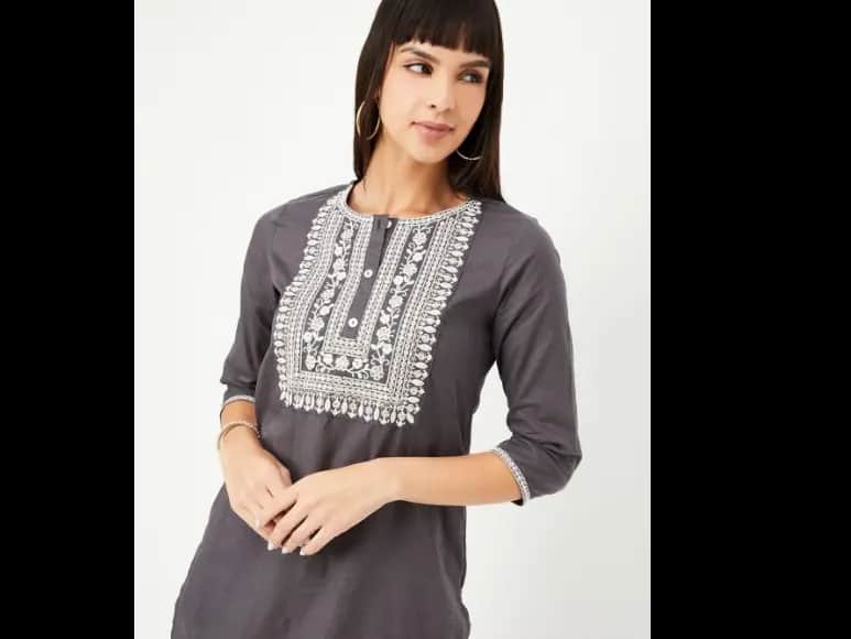Floral Yoke Design Round Neck Thread Work Straight Kurta