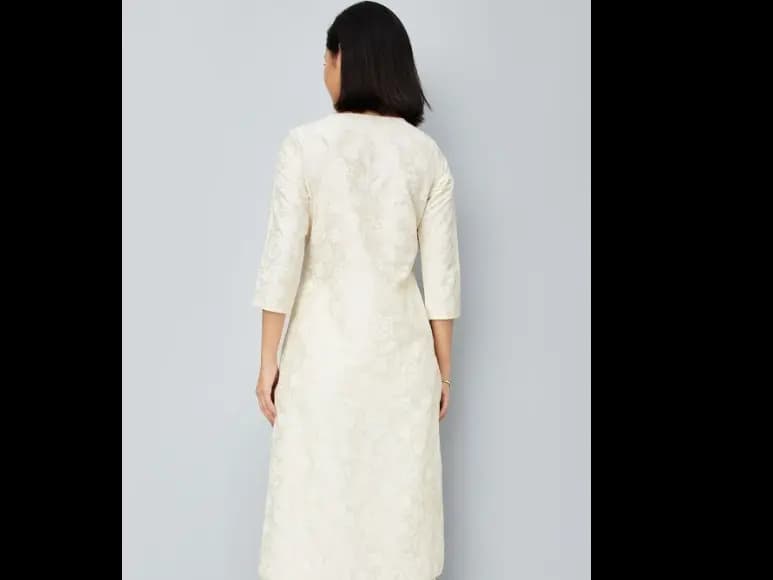 Floral Printed V-Neck Straight Kurta (4)