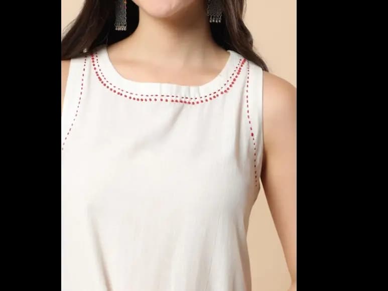 Round Neck Sleeveless Kurta With Trousers (2)