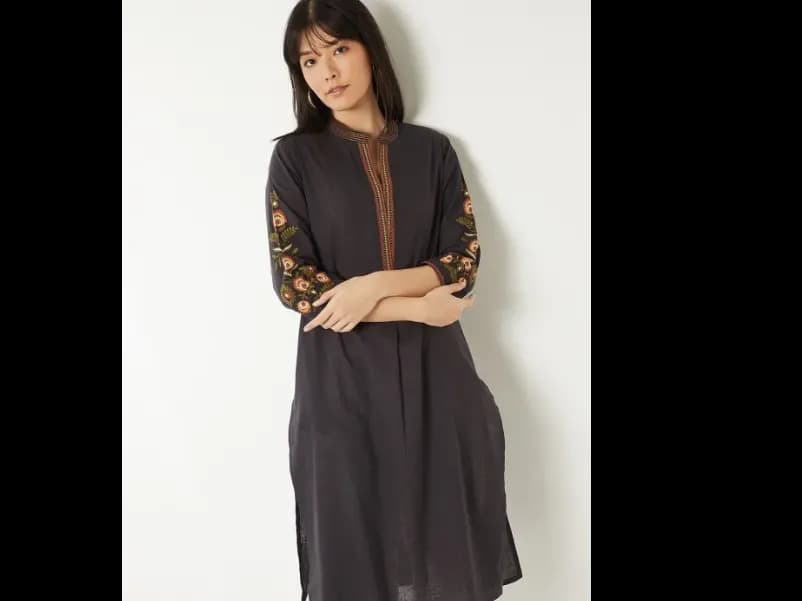 Women Embroidered Kurta