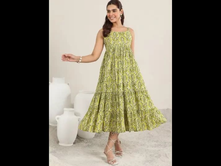 Women Floral Printed Pure Cotton A-Line Midi Dress