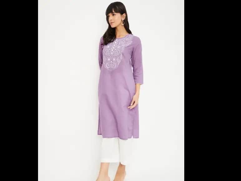 Women Embellished Keyhole Neck Thread Work Kurta